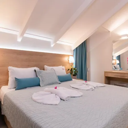 马夫利亚斯村公寓酒店