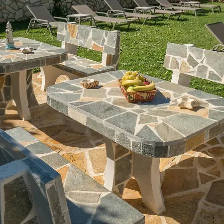 马夫利亚斯村公寓酒店